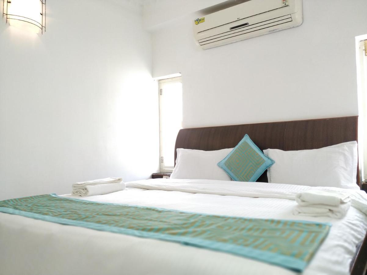 Aum Hotel Puttaparthi Buitenkant foto