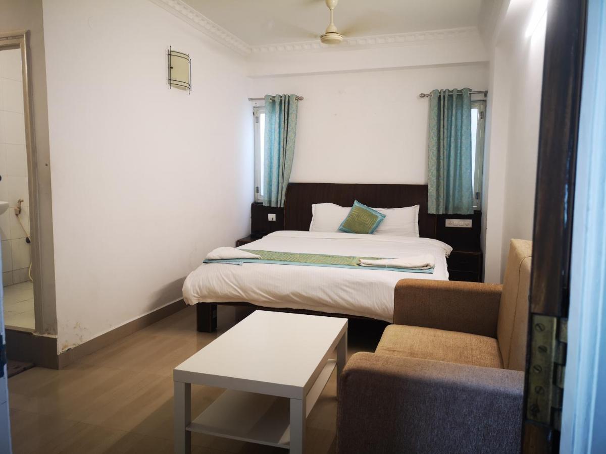 Aum Hotel Puttaparthi Buitenkant foto