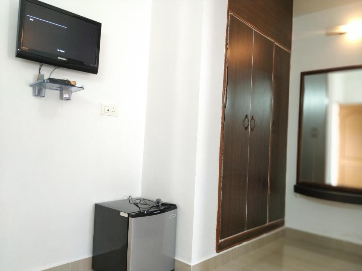 Aum Hotel Puttaparthi Buitenkant foto