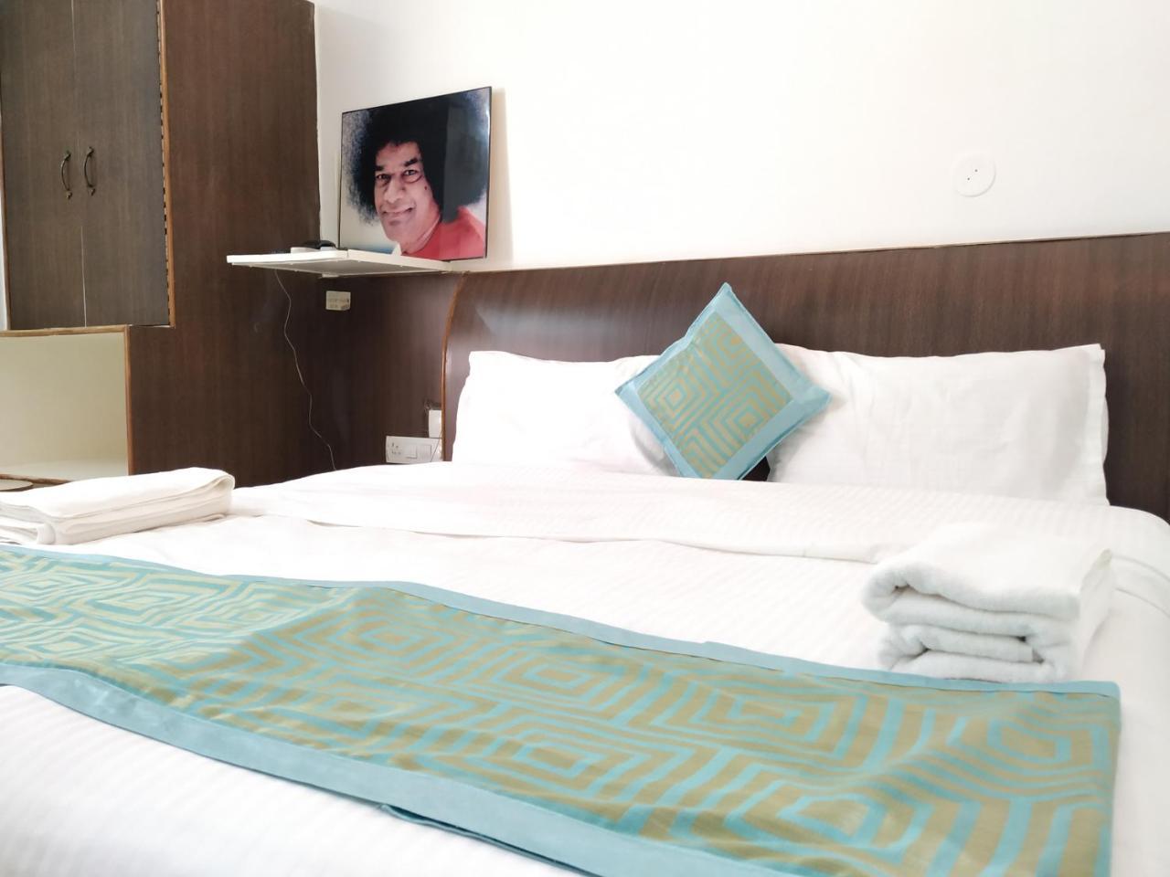 Aum Hotel Puttaparthi Buitenkant foto