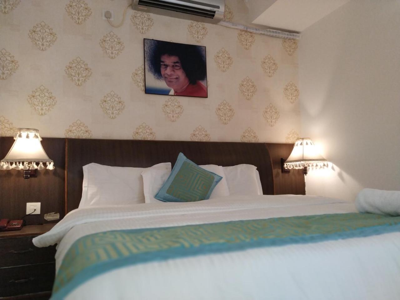 Aum Hotel Puttaparthi Buitenkant foto