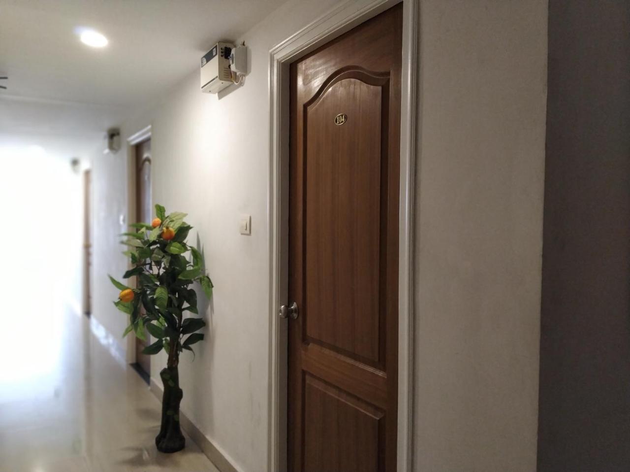 Aum Hotel Puttaparthi Buitenkant foto
